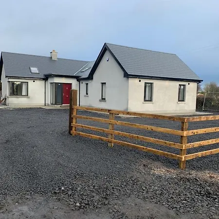 Stunning 3-bed House In Kinnegad 度假居 穆林加尔
